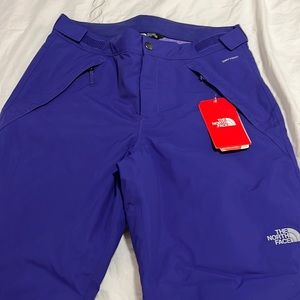 The NORTH FACE EZ GROWN ski pants. BNWT